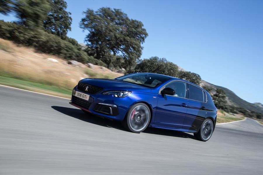  Peugeot 308 GTi 2017 года  (WW) (фото 23 из 50)